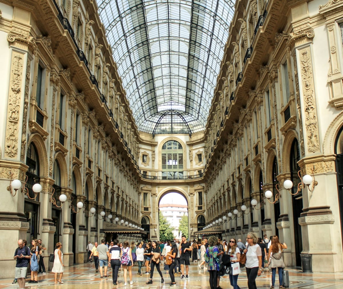 Private tour: A Stroll in Milan's Old Town (2 Hours) with local guide