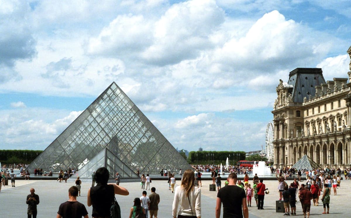 Private tour: Louvre, Palais Royal & Covered Passages – From Royalty to Revolution (3 hours) with local guide