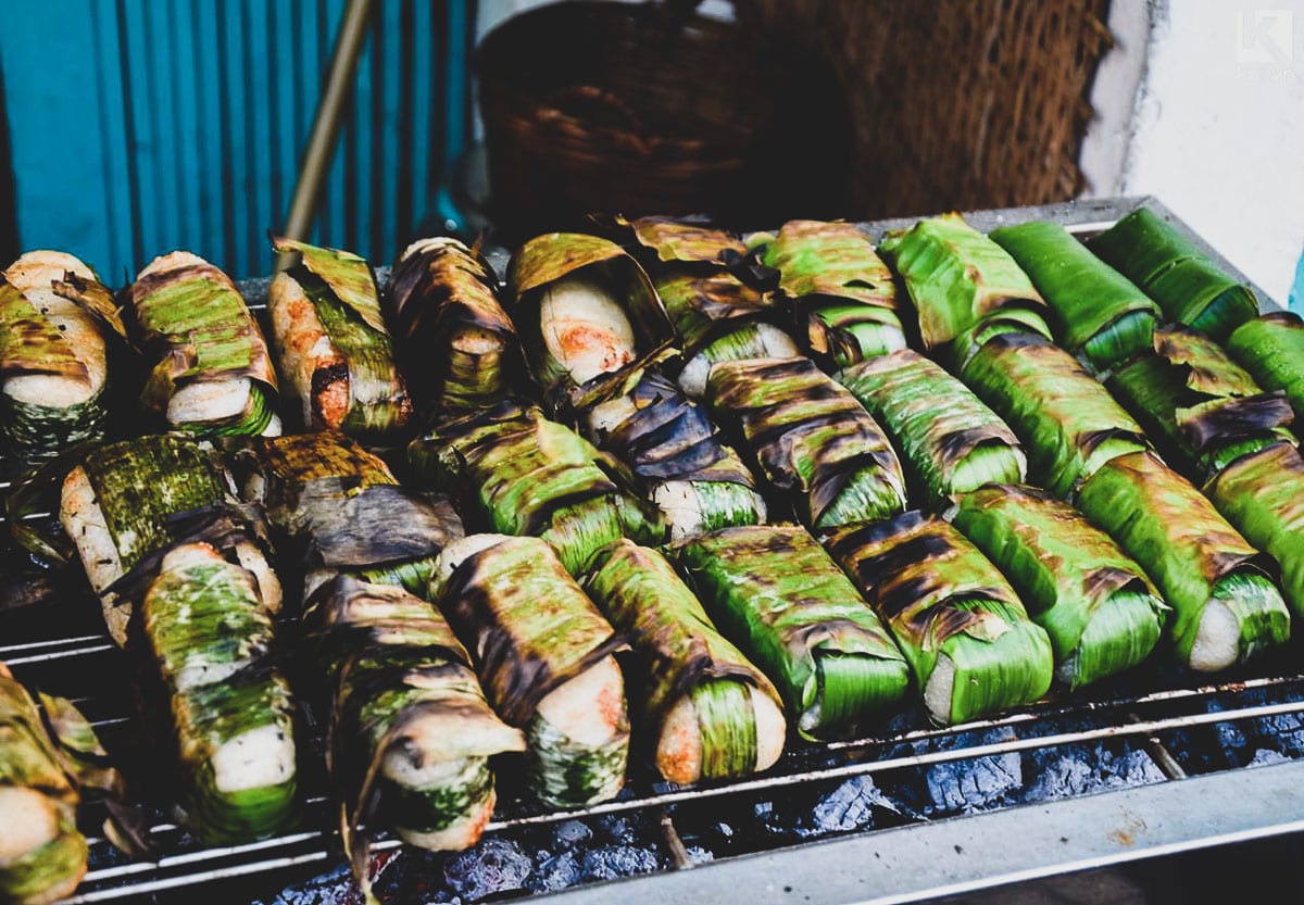 Private tour: Authentic Walking Street Food Tour (4 Hours) with local guide