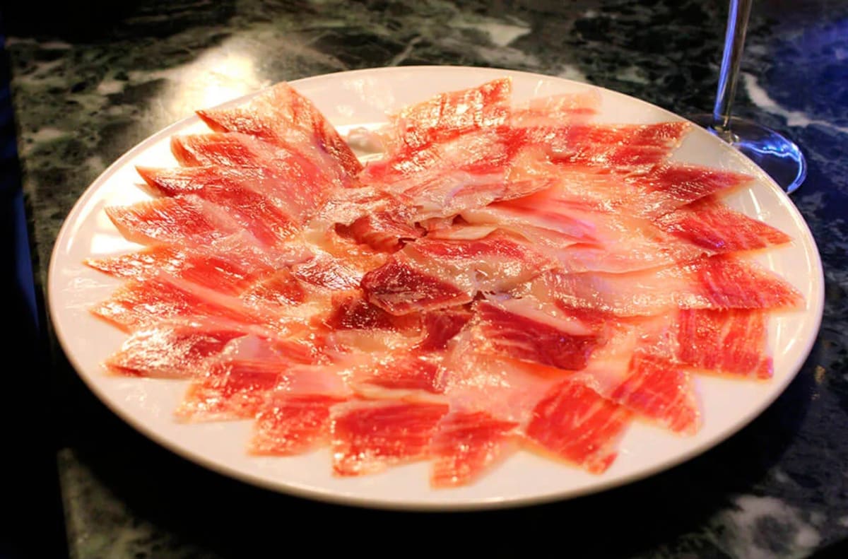 Private tour: Evening of Tapas & Wine with a Local Chef (3 Hours) with local guide
