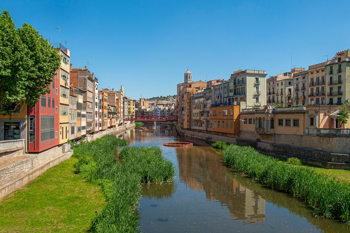 Private tour: Escape to Medieval Girona Tour: A Half-Day Adventure from Barcelona (6 Hours) with local guide