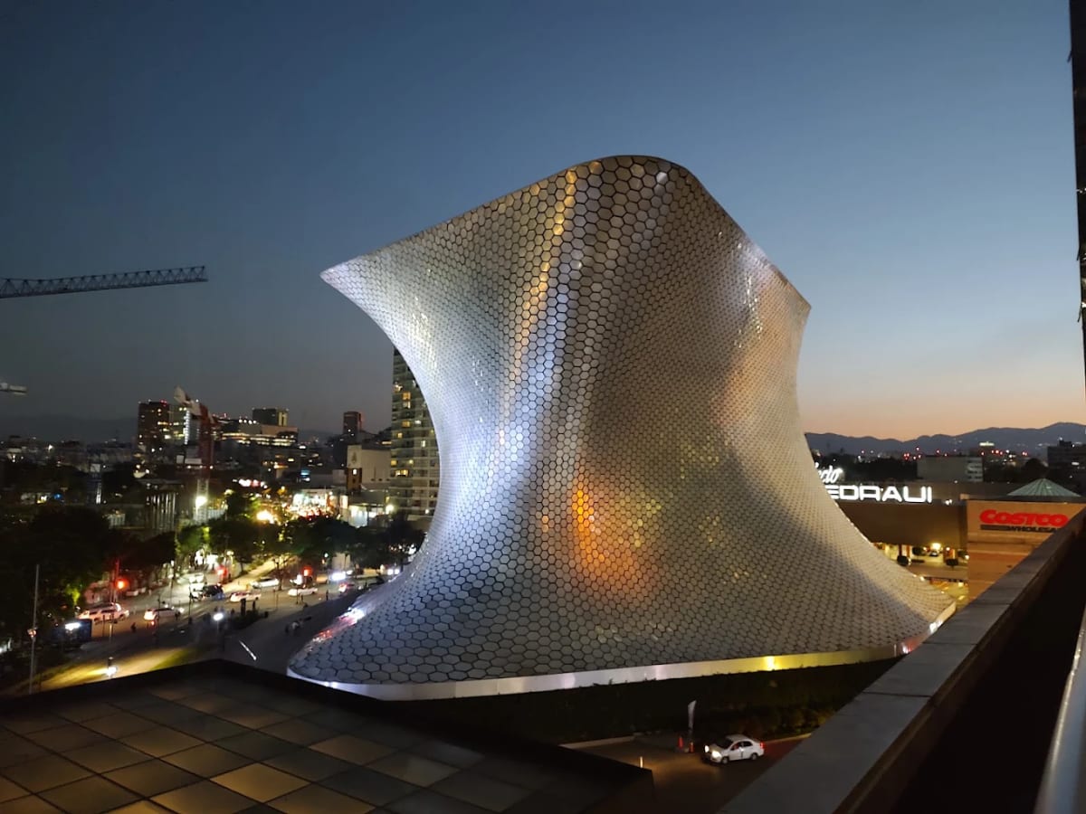 Private tour: The Essence of Polanco Tour: A Journey Through Luxury and Modern Mexican Art (4 hours) with local guide