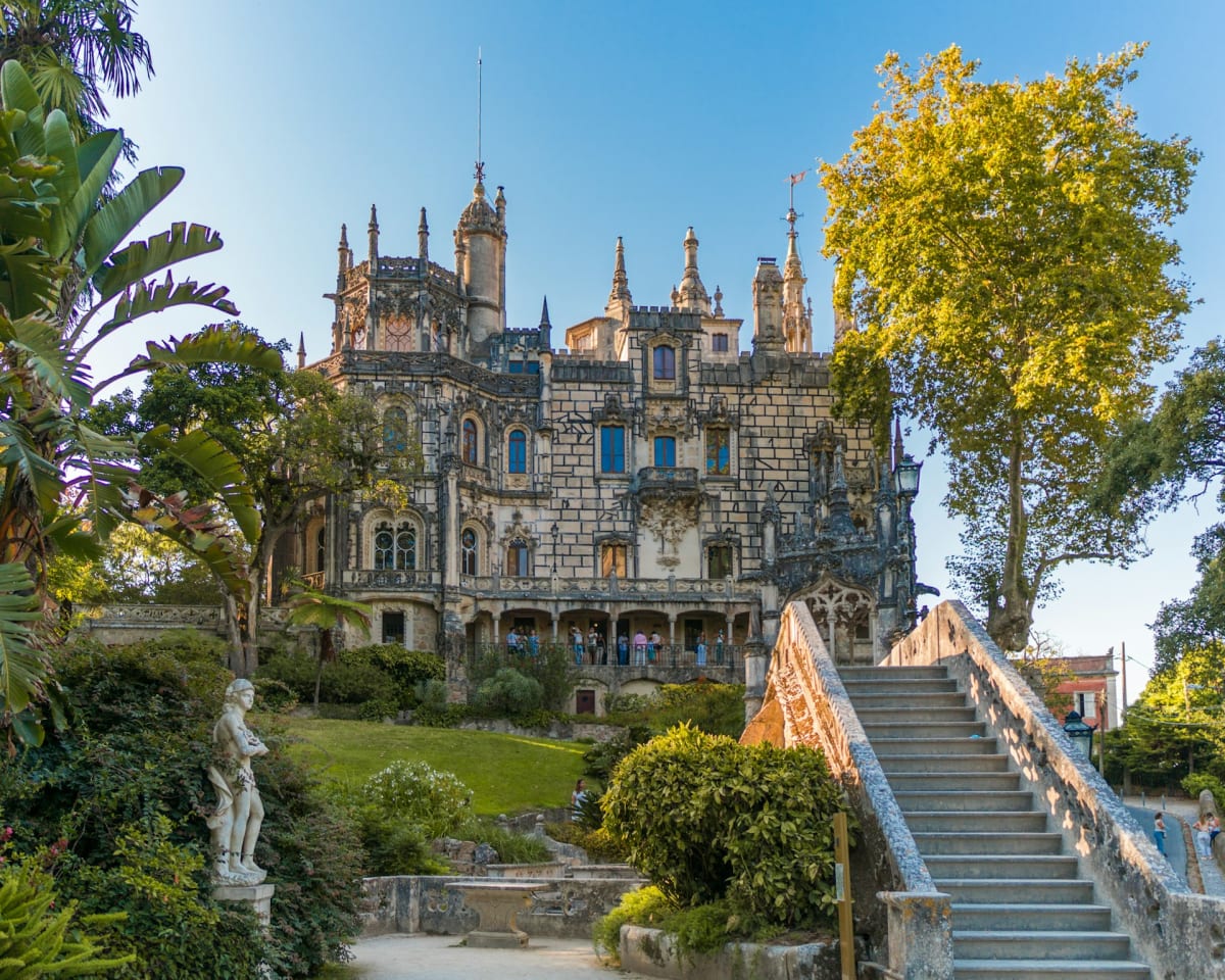 Private tour: Sintra and Cascais Tour: Beautiful Views, History, Culture, and Fun (6 Hours) with local guide
