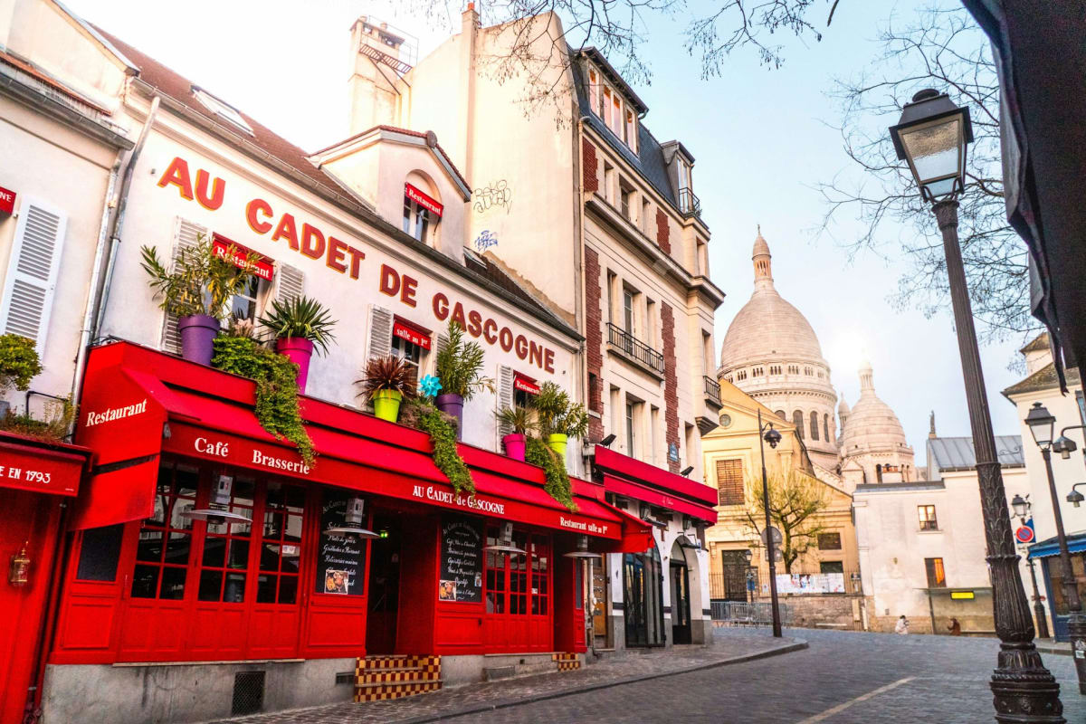 Private tour: Montmartre: Food, Music and Cocktails (3 Hours) with local guide