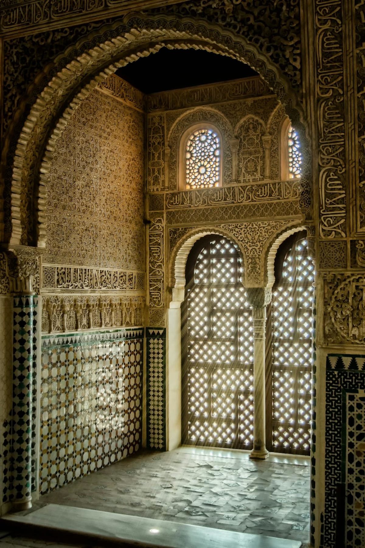 Private tour: From Castle To City: Alhambra & Generalife Private Tour (3 Hours) with local guide