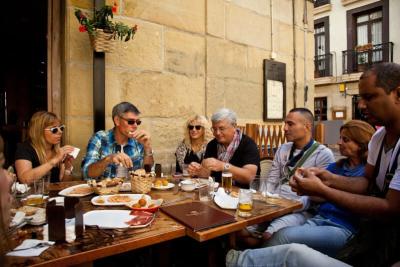 Evening of Tapas & Wine with a Local Chef, a private tour in Madrid