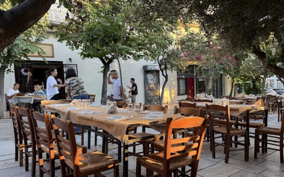 To Steki tou Ilia, Taverna in Thissio, Athens