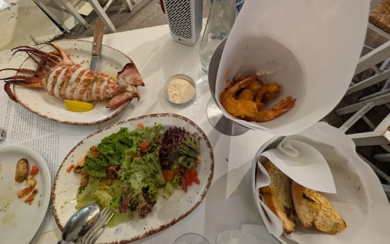 Zisis Fish in a cone, Restaurant in Syntagma, Athens