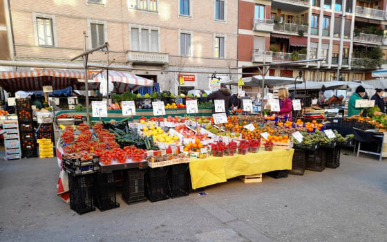 Mercato di Papiniano, Food Market in San Vittore, Milan