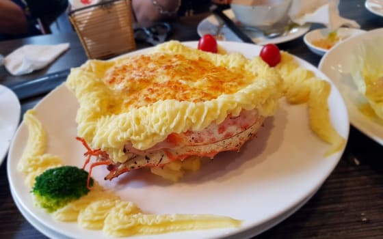 Nhà Hàng Hải Sản Phố, Restaurant in Ba Đình, Hanoi