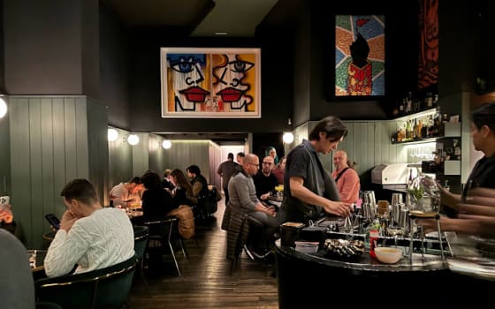 Sips Barcelona, Cocktail Bar in L'Esquerra de l'Eixample, Barcelona