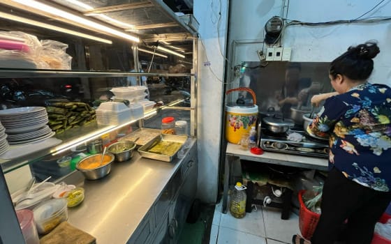 Bánh Bèo Hue O Trinh, Street Food Spot in District 1, Ho Chi Minh City