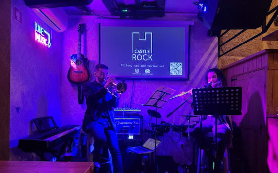 Castle Rock Pub & Hotel, Live Music Venue in Miragaia, Porto