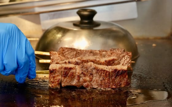Tsukiji Ushitake (築地牛武), Street Food Spot in Tsukiji, Tokyo