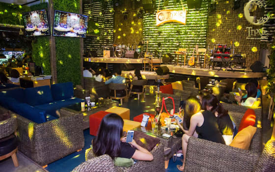 Trixie Cafe & Lounge, Live Music Venue in Đống Đa, Hanoi