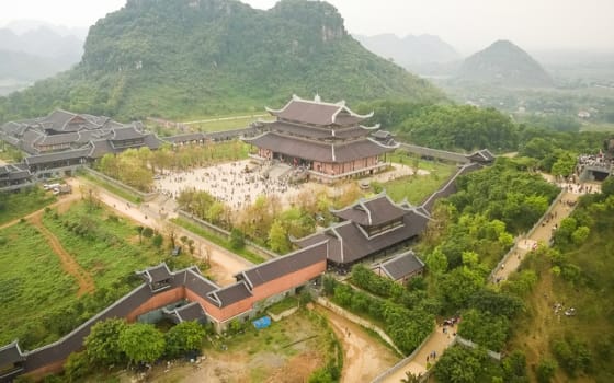 Ninh Binh Province (Hoa Lu, Tam Coc, and Bich Dong) in Hanoi