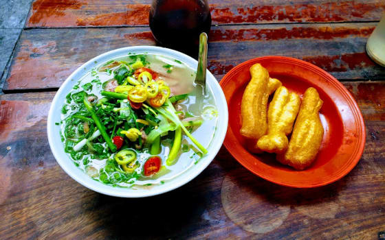Phở Gia Truyền Bát Đàn, Street Food Spot in Old Quarter, Hanoi