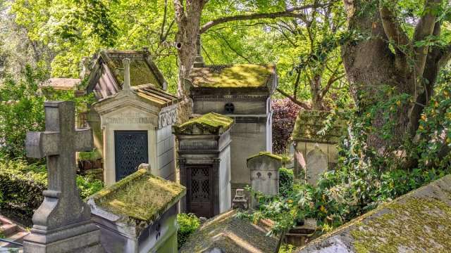Père Lachaise Cemetery