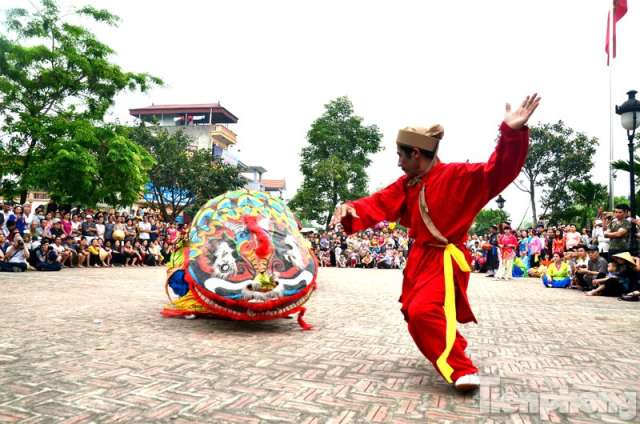 Le Mat Snake Village Festival