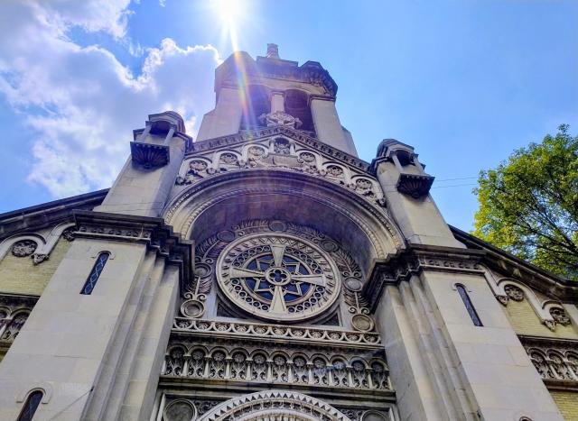 The Trendy Neighborhoods of Condesa and Roma Tour: featuring Art Deco and French-style architecture (4 Hours)