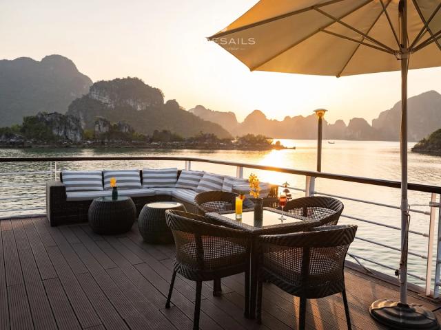 Ha Long Bay Day Cruise (12 Hours)