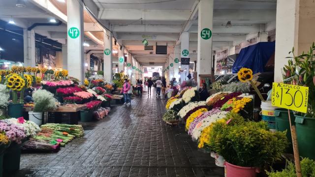 Colors & Flavors: Jamaica Flower Market Experience (3.5 Hours)