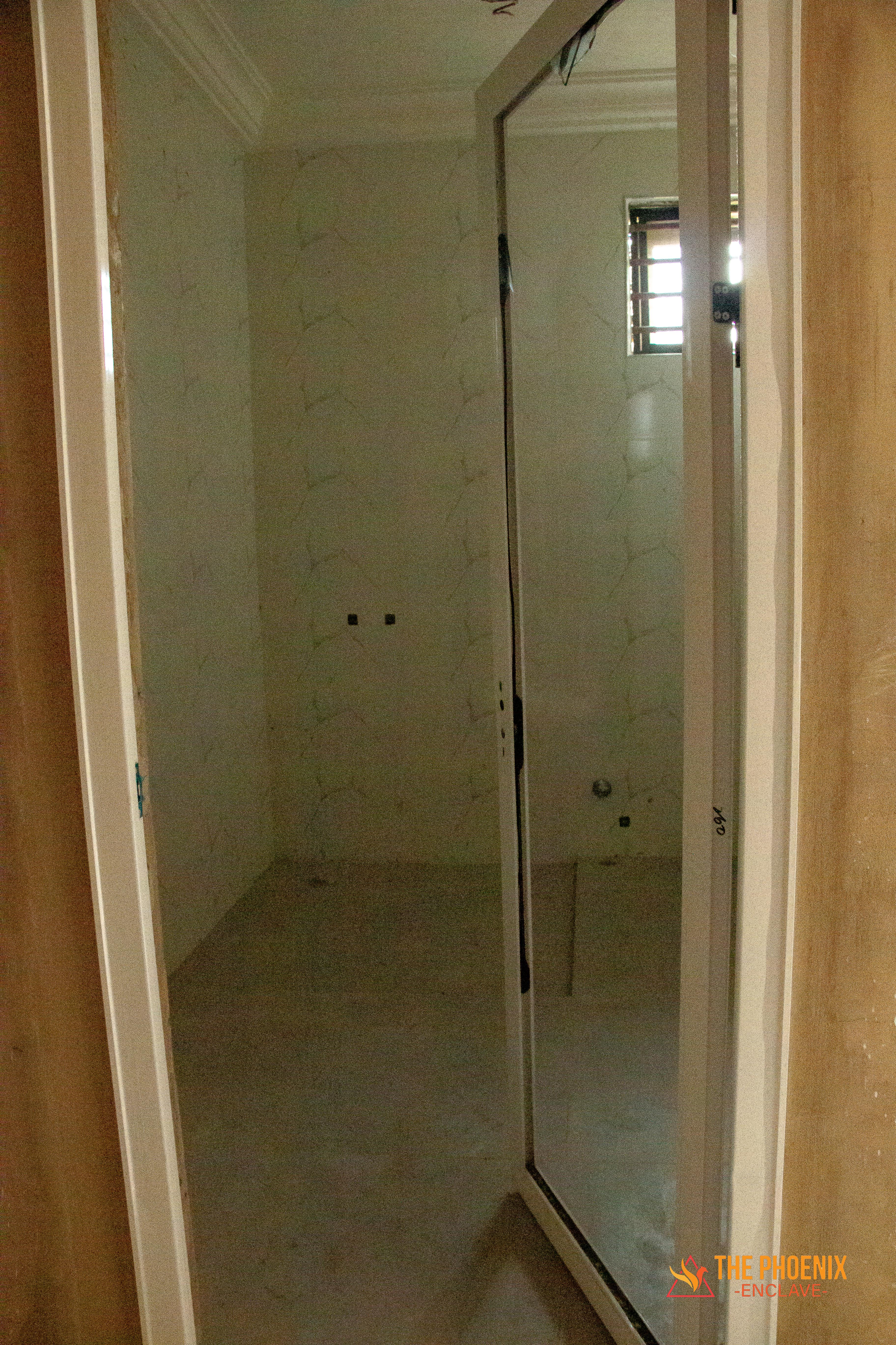 Bathroom & Finishes