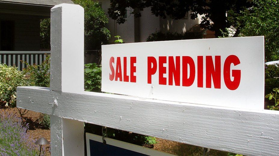 What Does Pending Mean in Real Estate