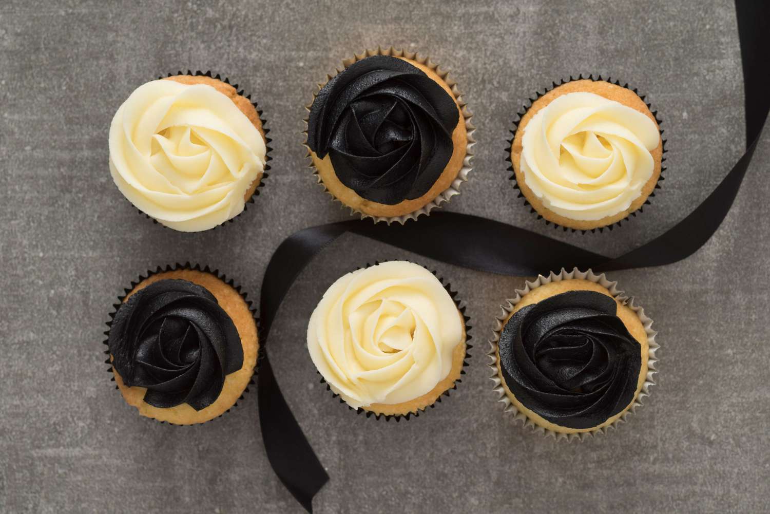 How to Make Black Food Coloring