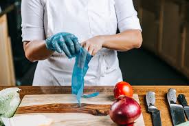 When Are Food Workers Required to Change Gloves