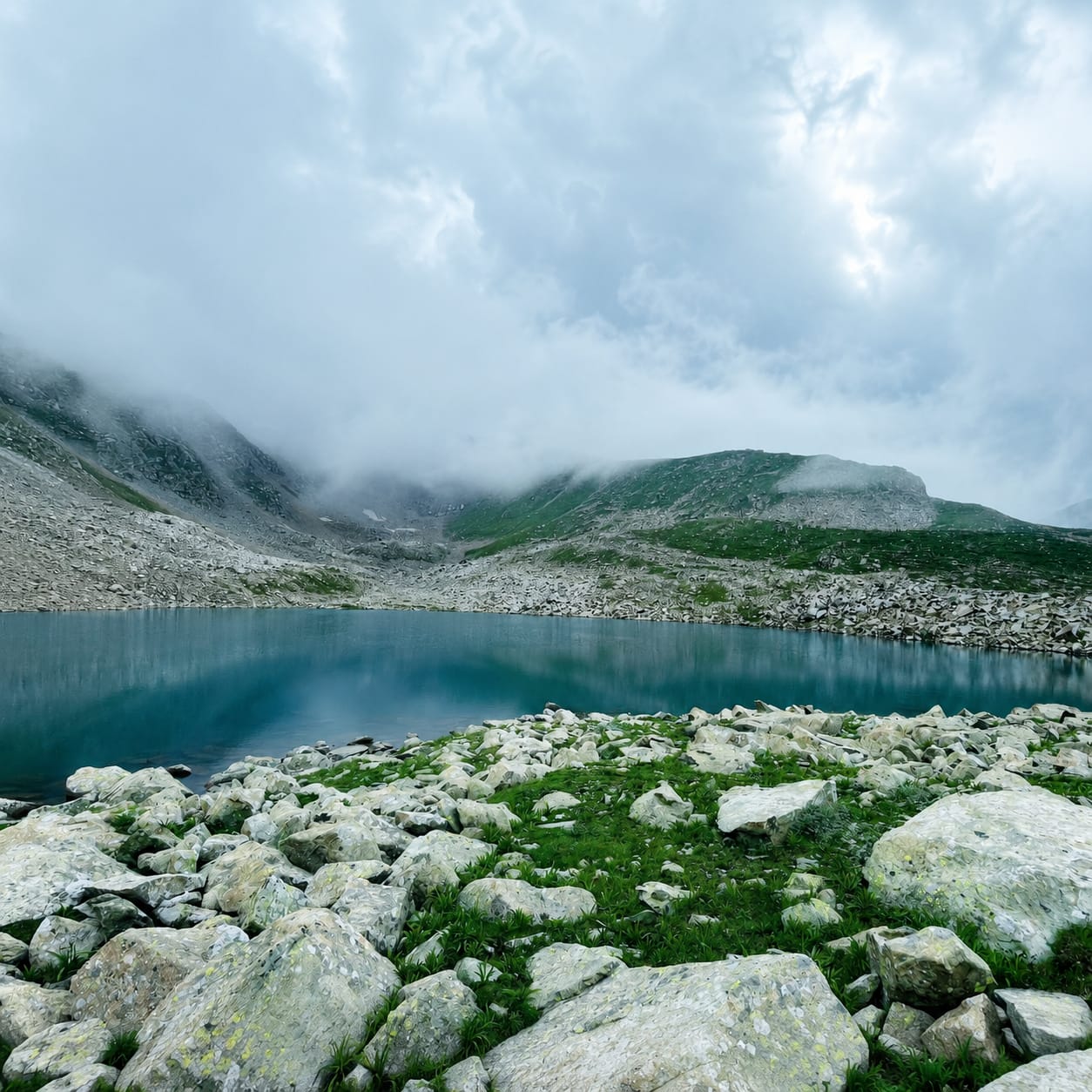 Gumsar Lake