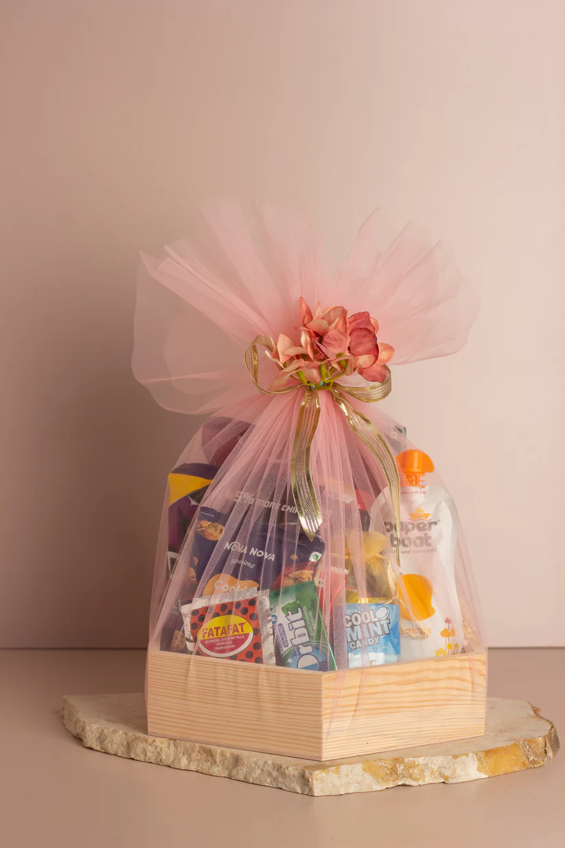 Chill & Cheer Wedding Room Hamper