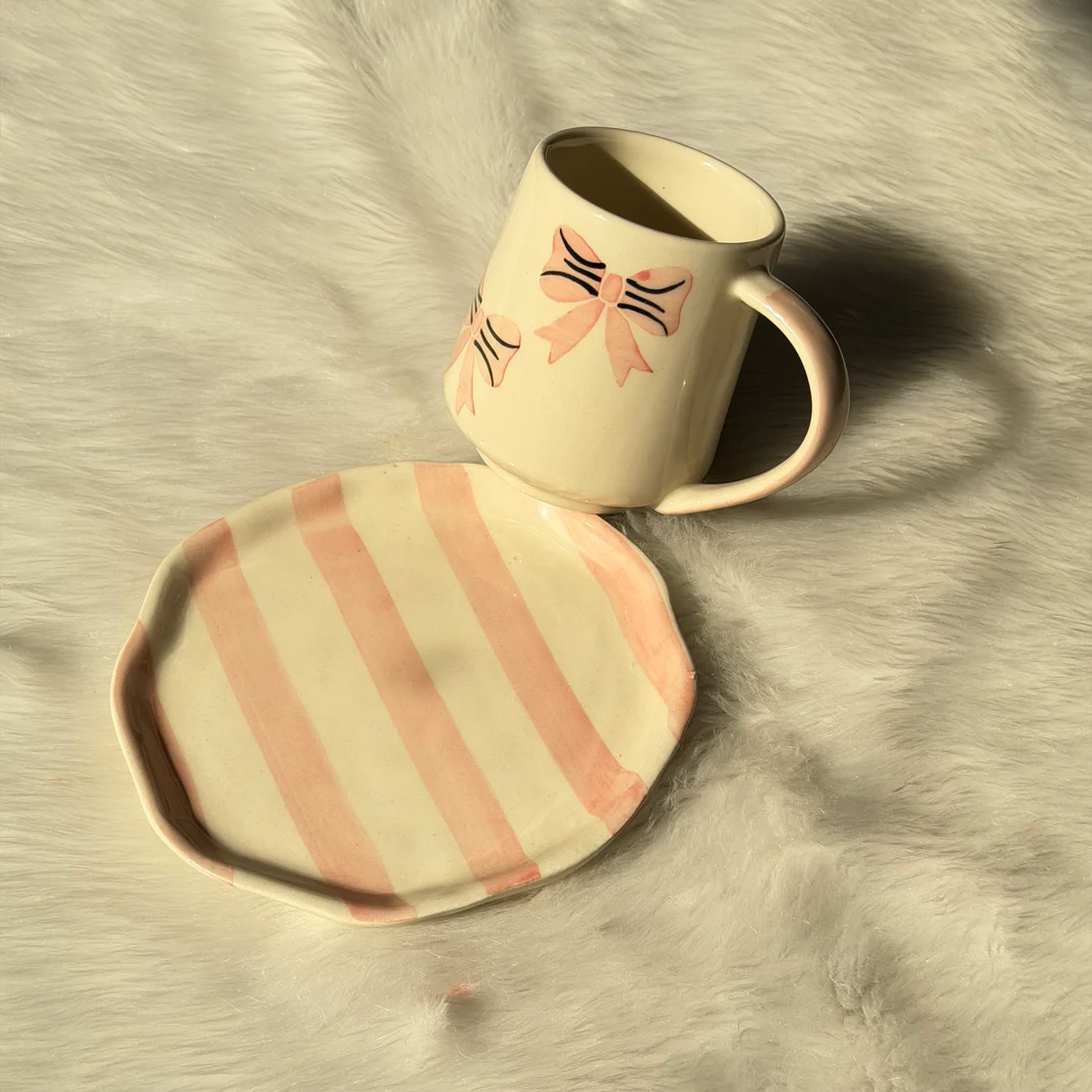 Bow Design Ceramic Mug & Plate Set