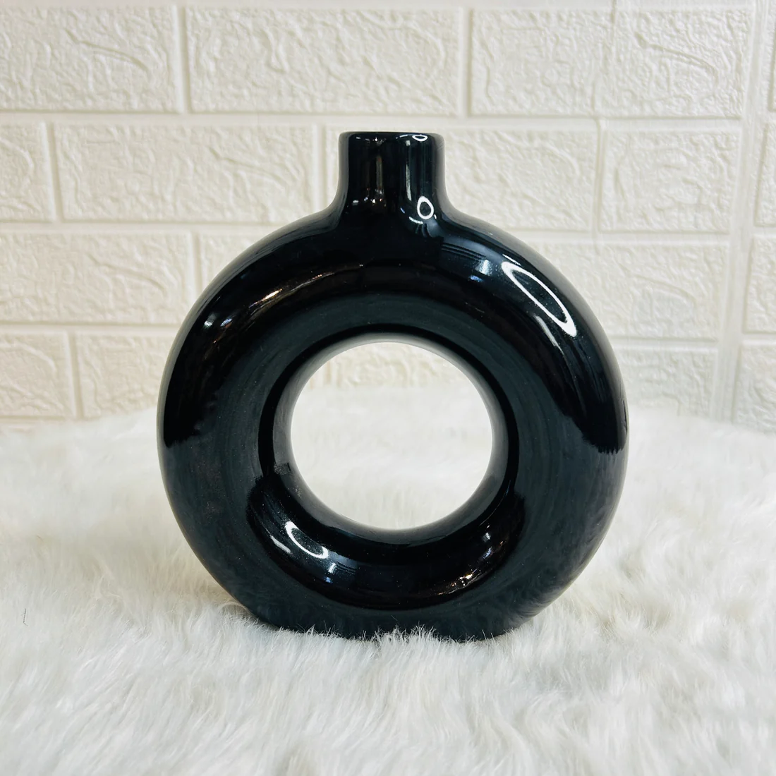 Black Circle Vase (Pack of 1)