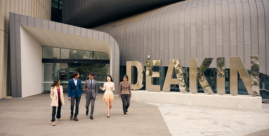 40644-900x455-deakin-students-law-buiiding 40644-900x455-deakin-students-law-buiiding