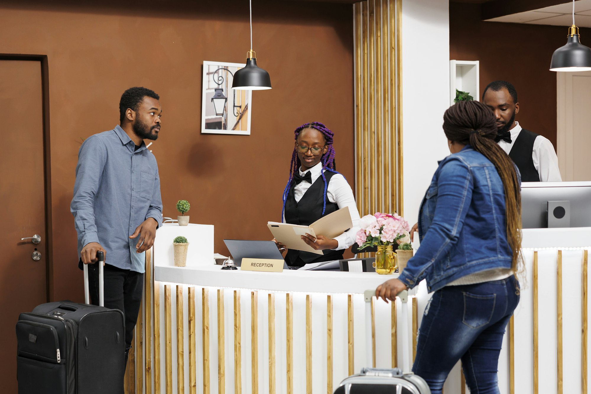 How a Hotel Management System Improves Guest Experience — With Hotelipad