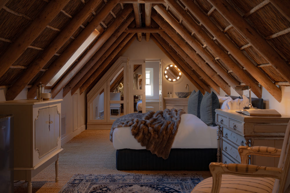 Luxury Loft Room