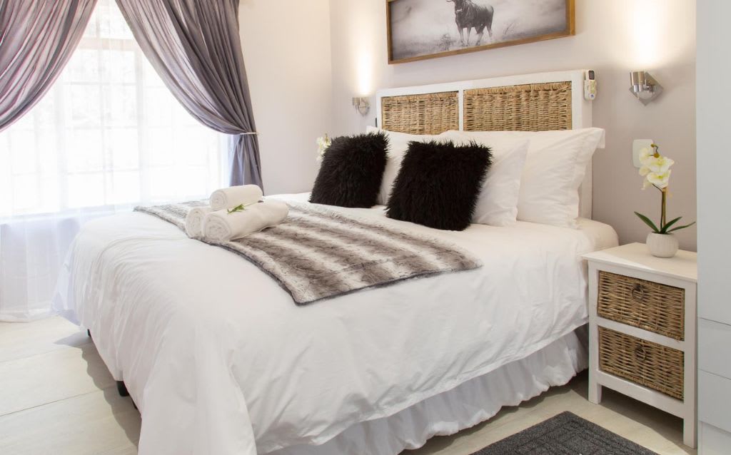 Daisy: Exterior Double Room
