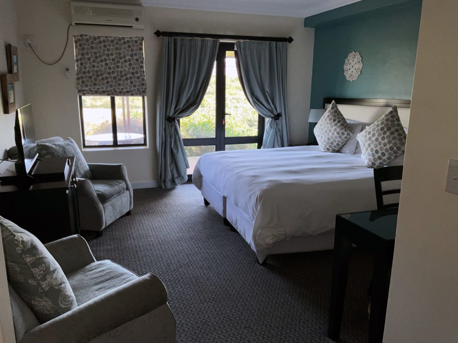 luxury room scaled