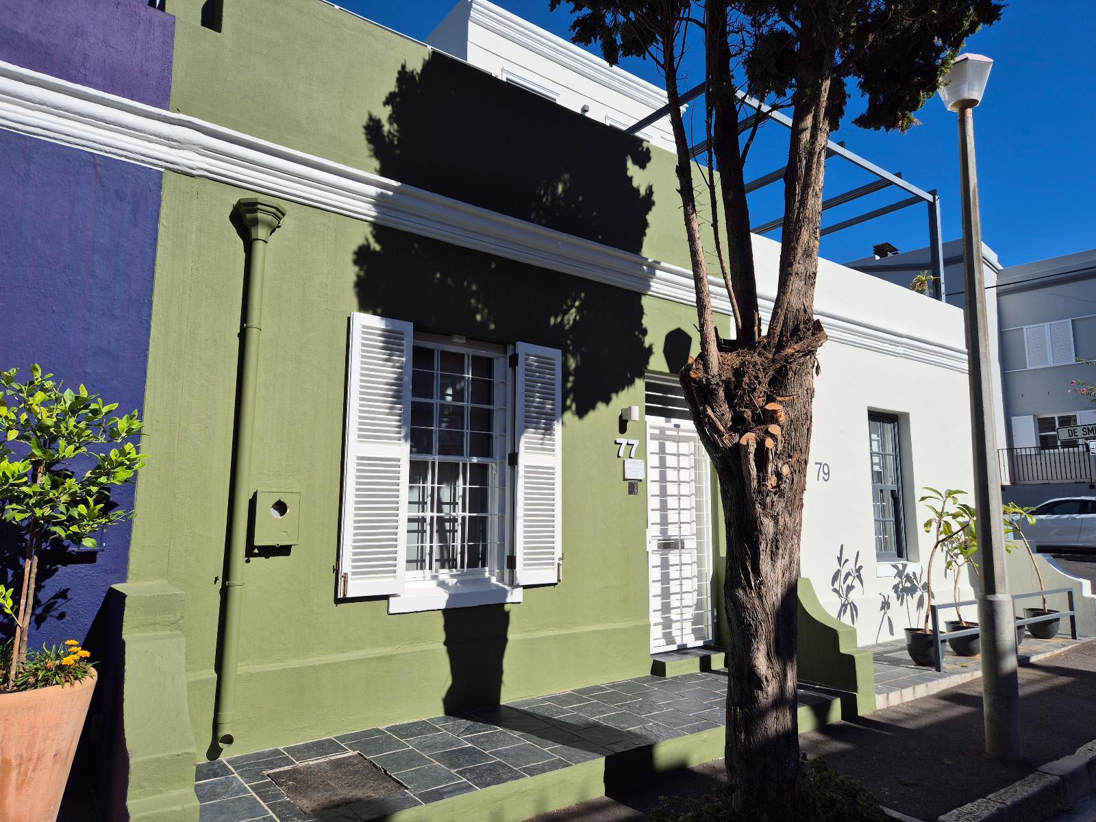77 Loader Street - exterior front