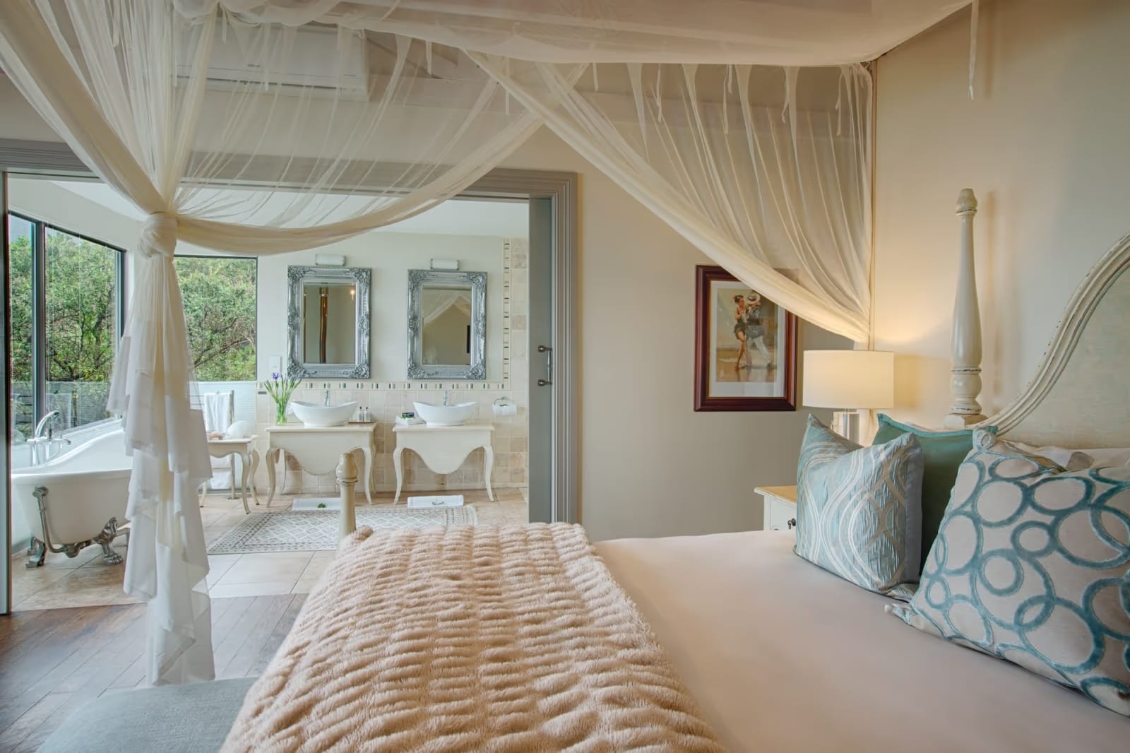 Elba mountain suite at Tintswalo Atlantic