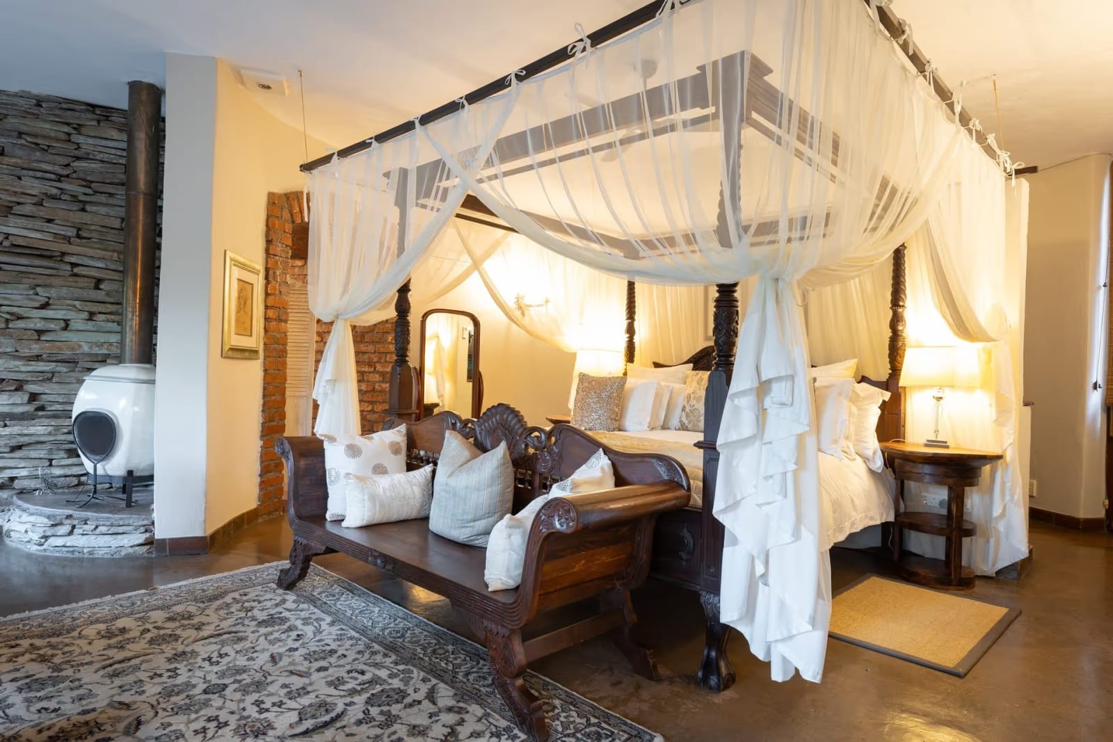 Explorer suite at Tintswalo Safari