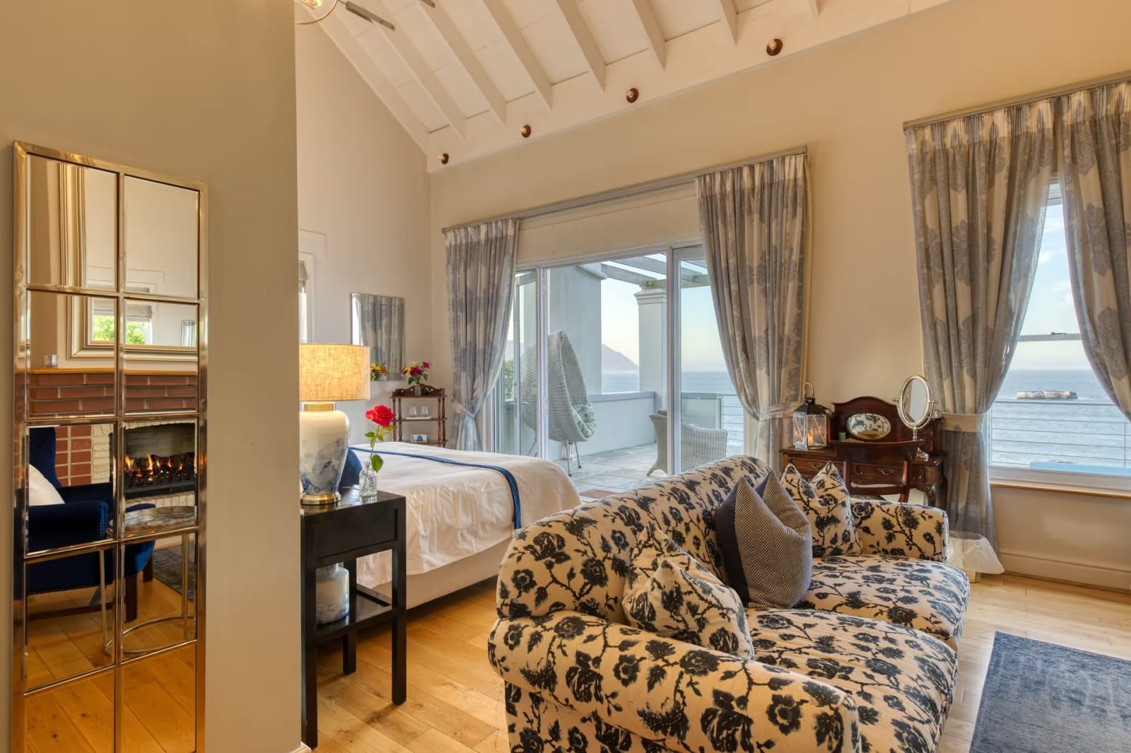 Premier sea facing suites at Tintswalo Boulders