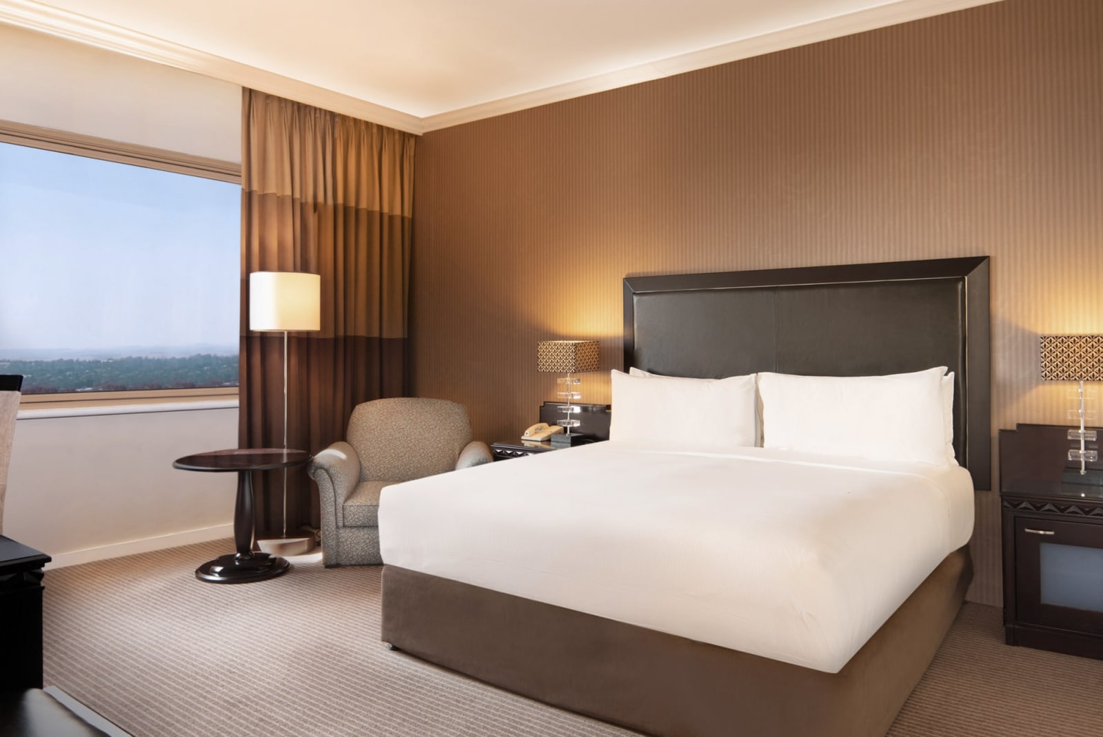 Executive Room with king bed, NH Johannesburg Sandton