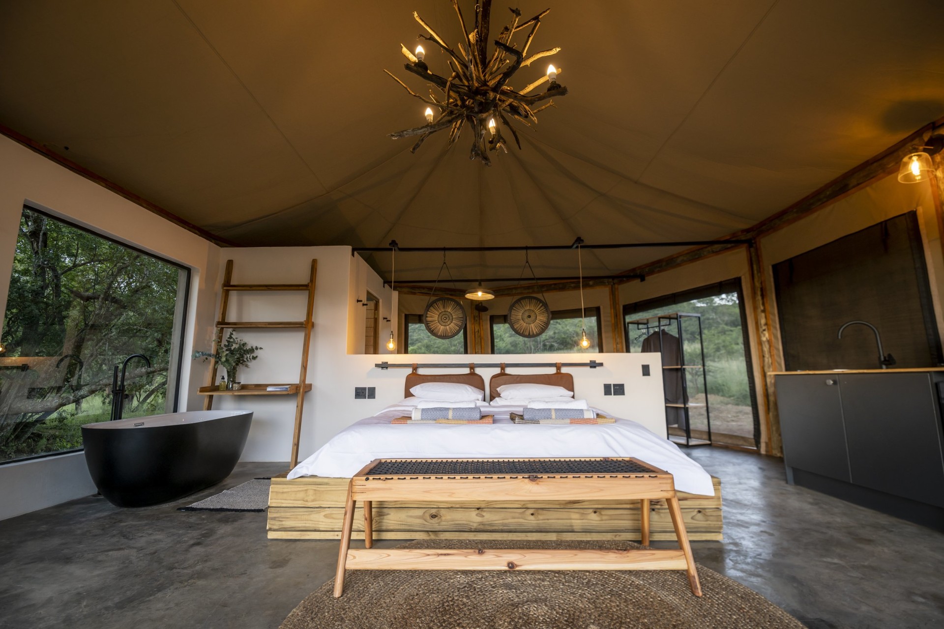 Sasi Bush Lodge