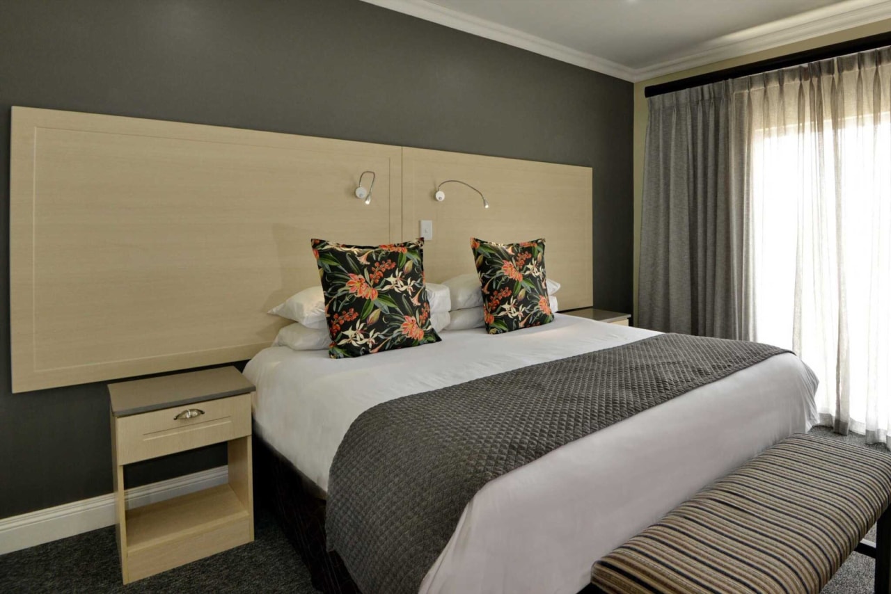 Deluxe Lodge Room