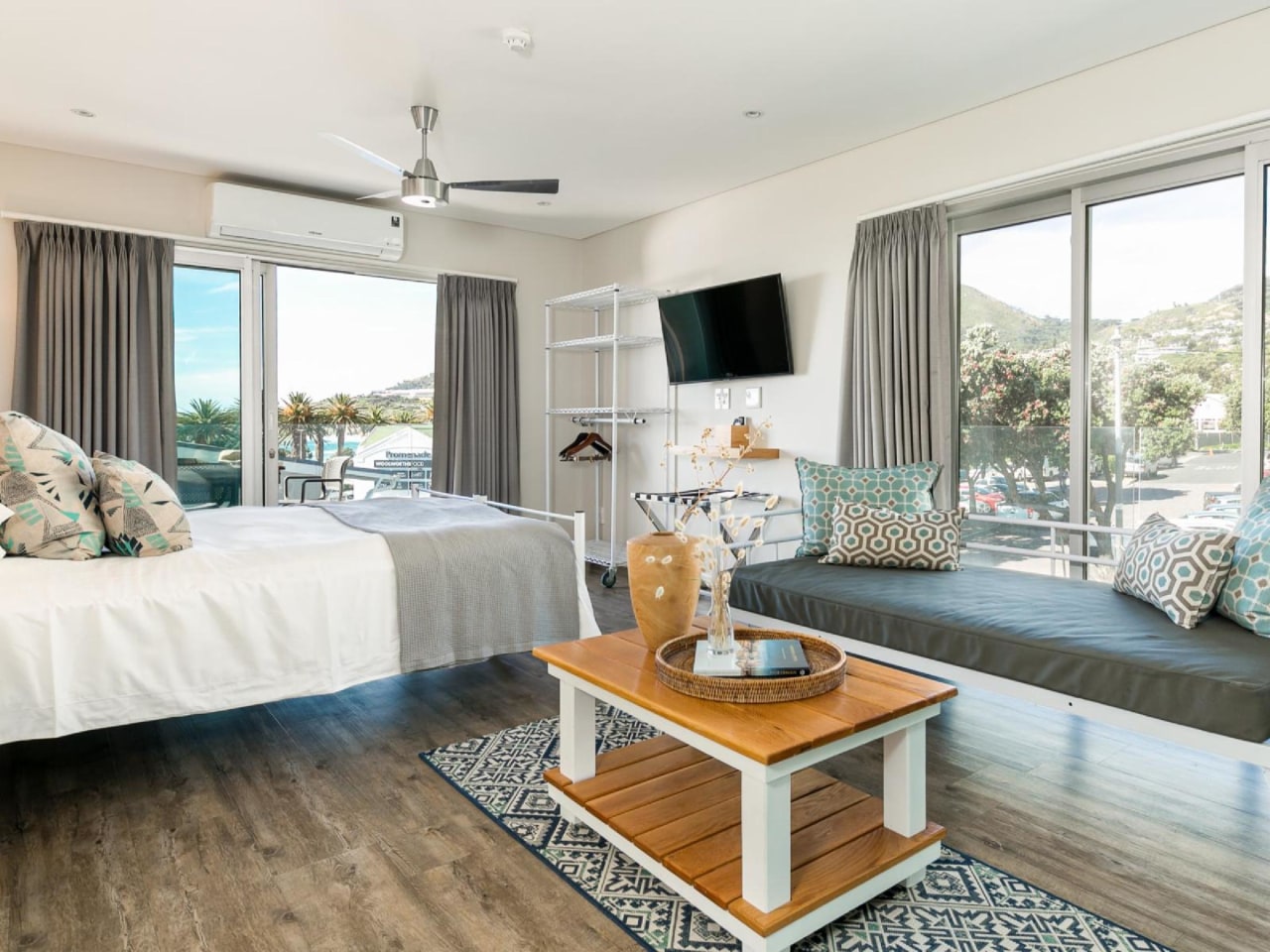Beach Views - Studio