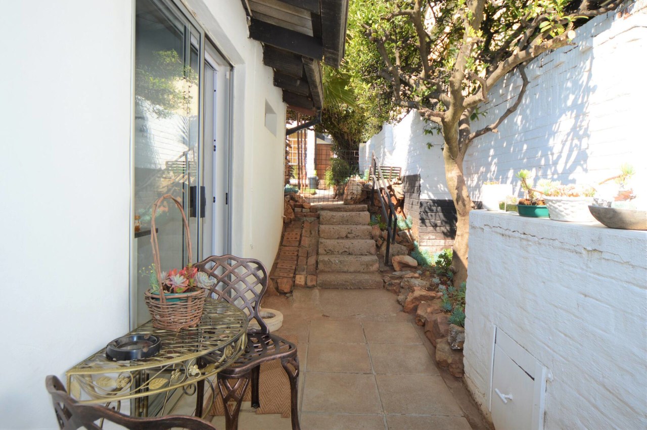 Westcliff Drive Lemon Tree Cottage