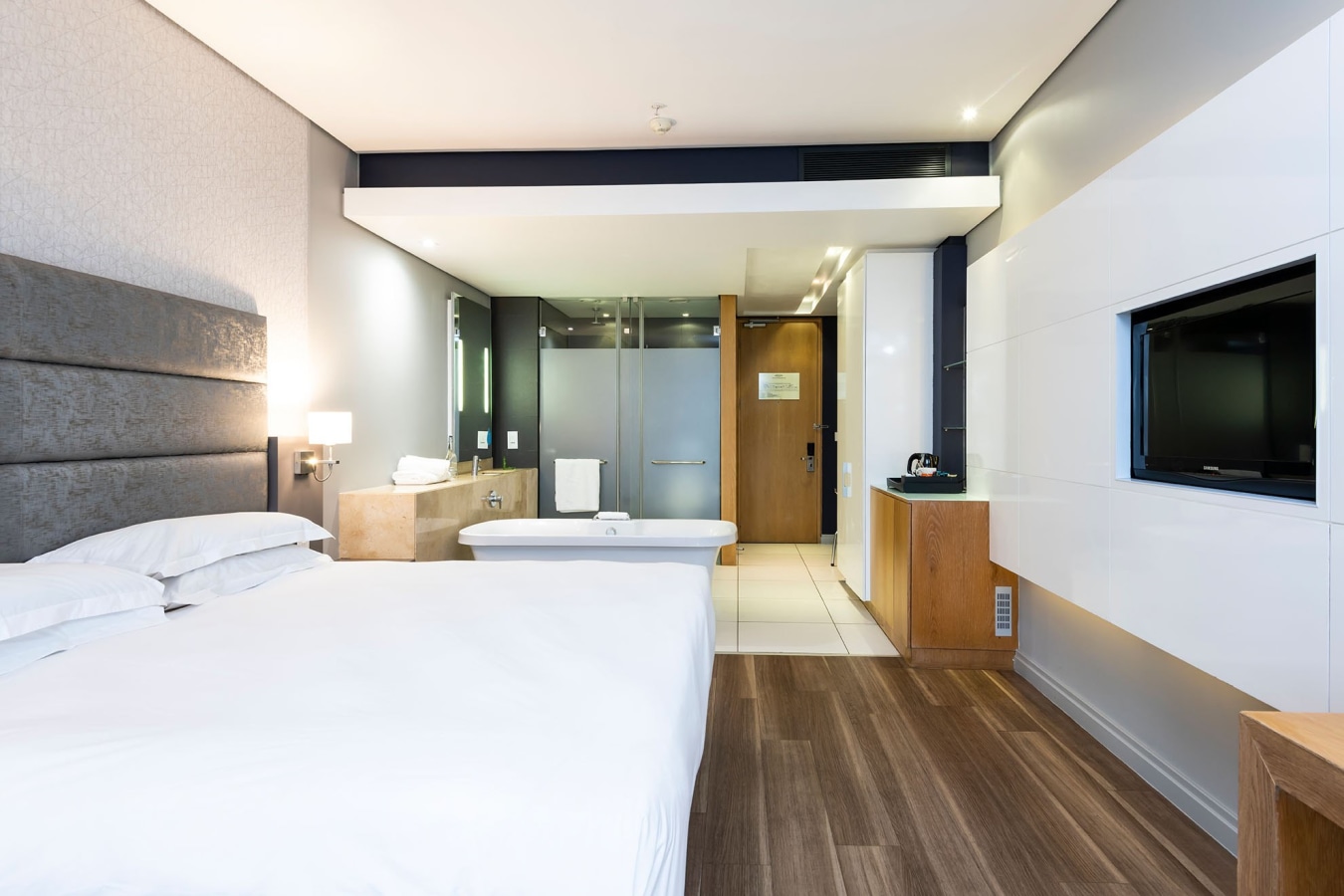 King Superior Room at aha Gateway Hotel