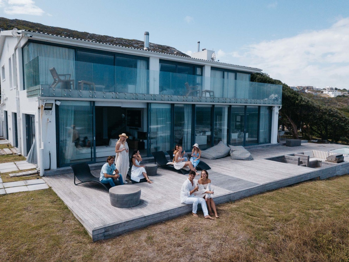Marlin Manor beachfront villa with deck and sea views at L'Agulhas